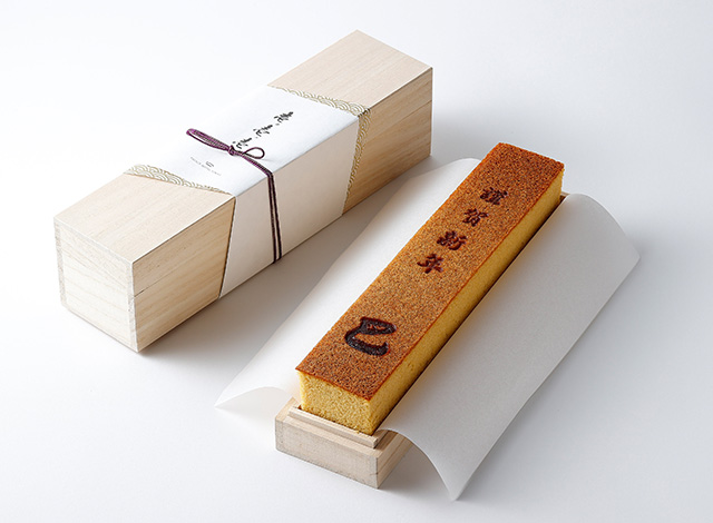 Palace Hotel Tokyo Sweets Deli New Year 2025 Sake Cake Mi